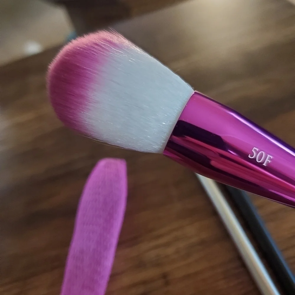 Makeup brush bundle. 50F Ombre powder brush, eye concealer and eyeliner